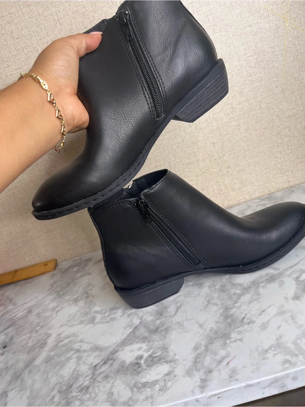 b. o. c. Womens Black Booties Side Zipper Block Heel Ankle Boots